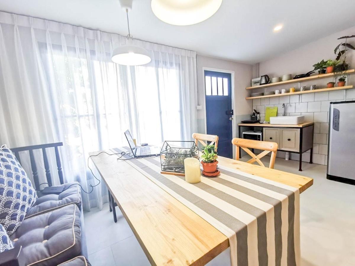 Snoozy Guesthouse Phuket Kültér fotó